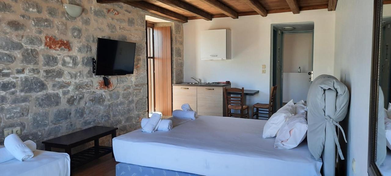 Koukouri Suites Areopoli Ngoại thất bức ảnh