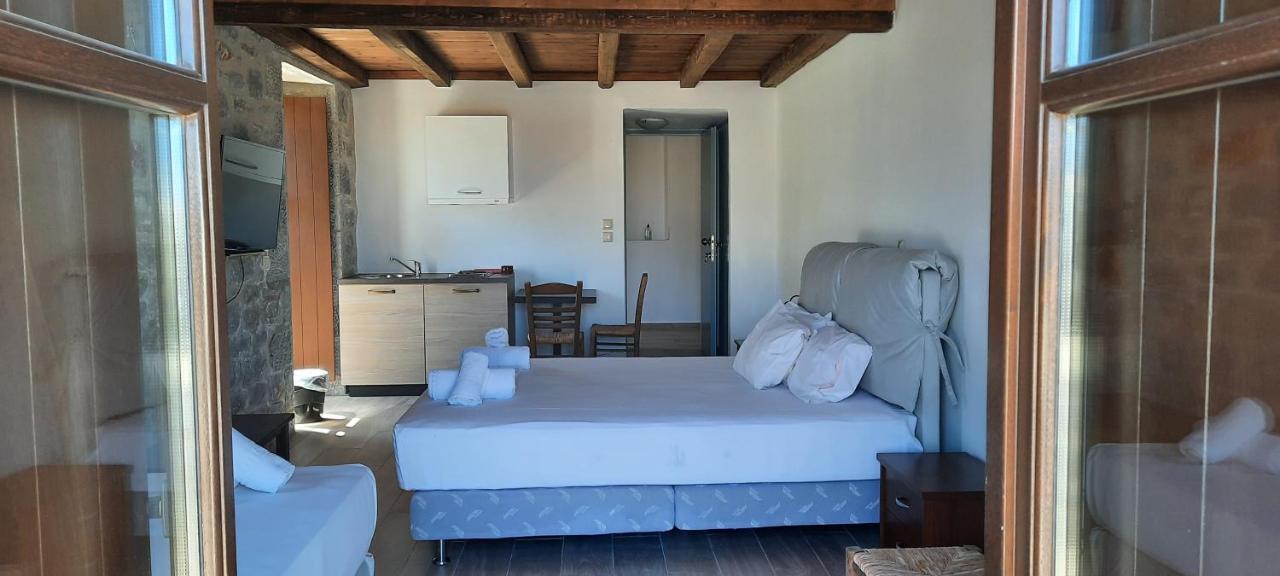 Koukouri Suites Areopoli Ngoại thất bức ảnh