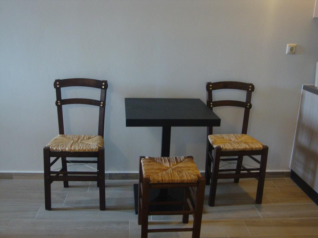 Koukouri Suites Areopoli Phòng bức ảnh