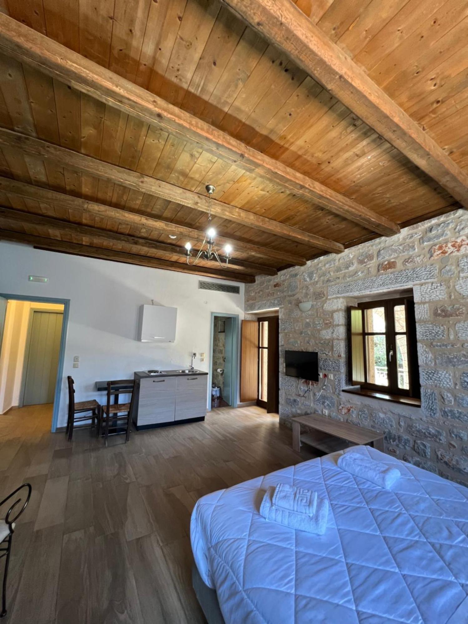Koukouri Suites Areopoli Ngoại thất bức ảnh