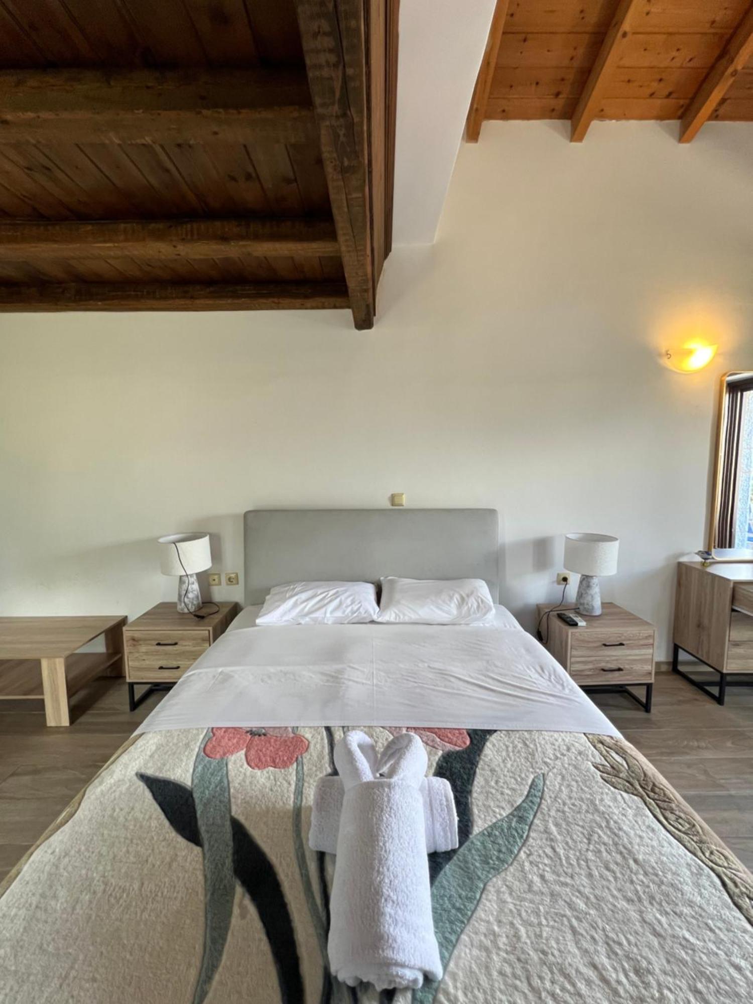 Koukouri Suites Areopoli Ngoại thất bức ảnh
