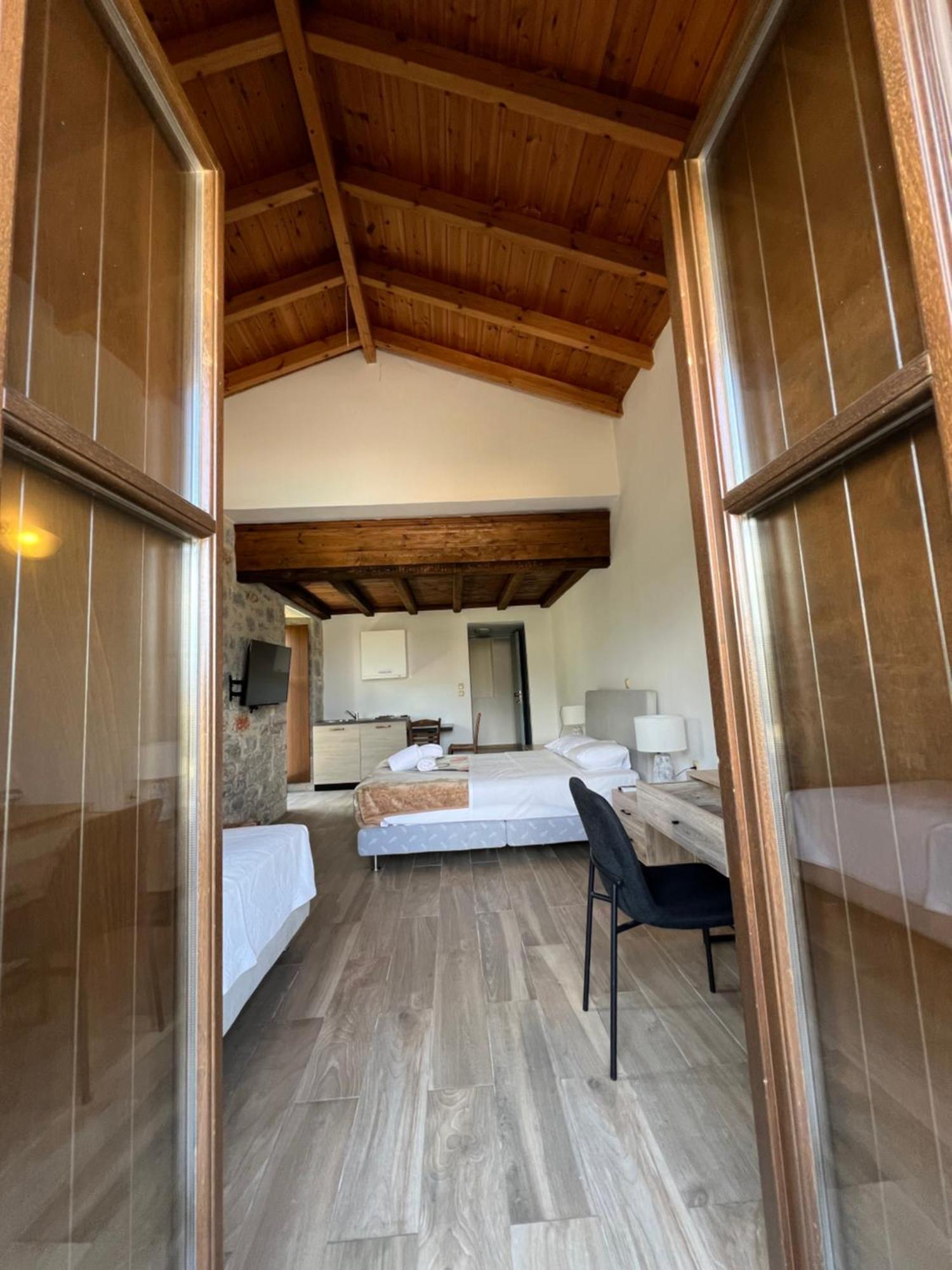 Koukouri Suites Areopoli Ngoại thất bức ảnh